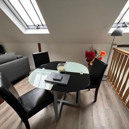 Glastonbury Secret Retreat - 1 Bd Split-Level Apt, Sleeps 3 外观 照片