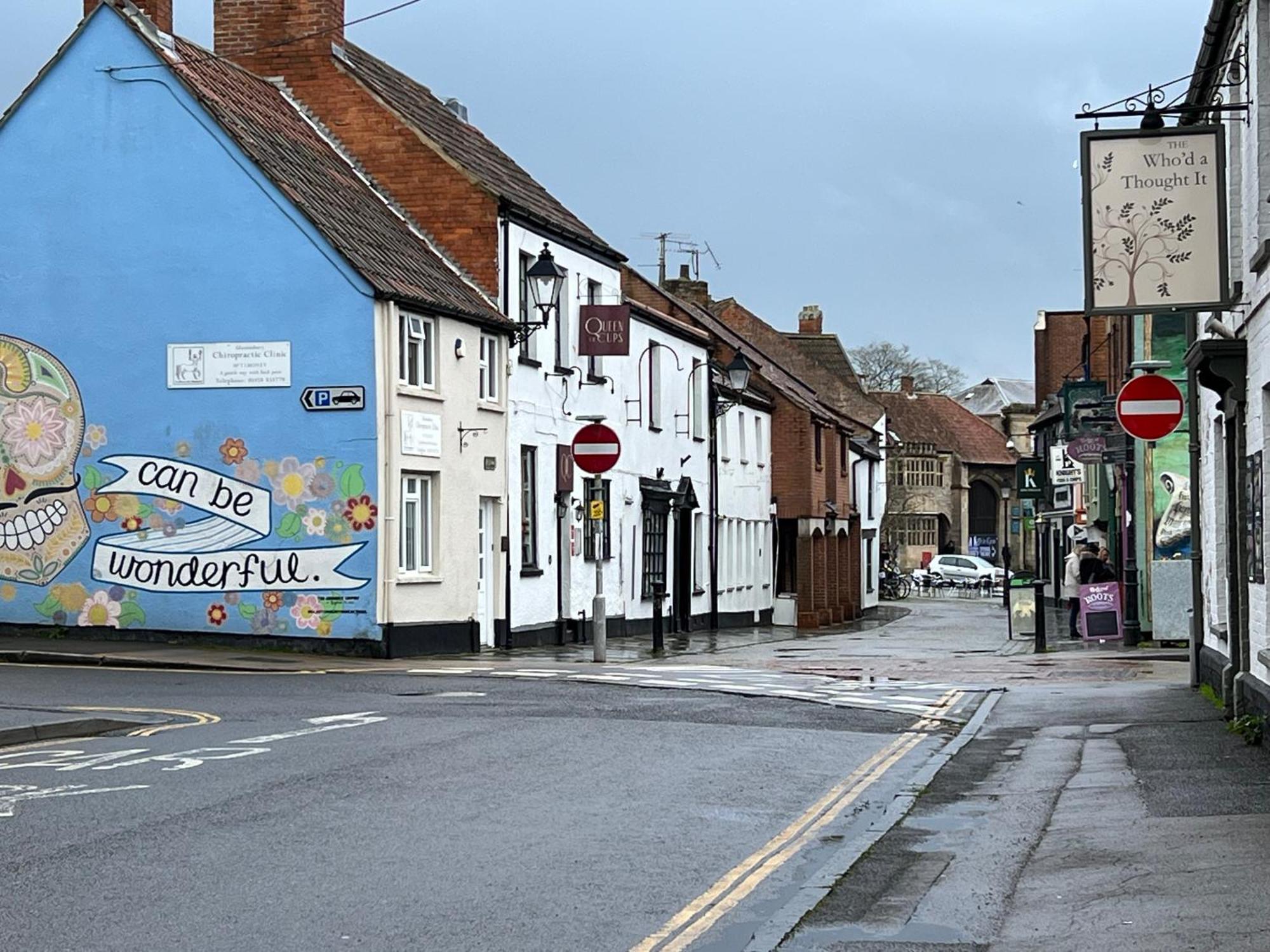 Glastonbury Secret Retreat - 1 Bd Split-Level Apt, Sleeps 3 外观 照片